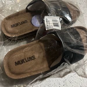 MUK LUK sandals. Size 8